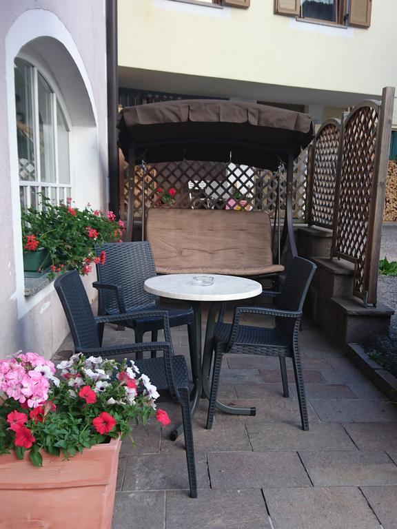 Hotel Nes Crepes Поцца-ди-Фасса Экстерьер фото