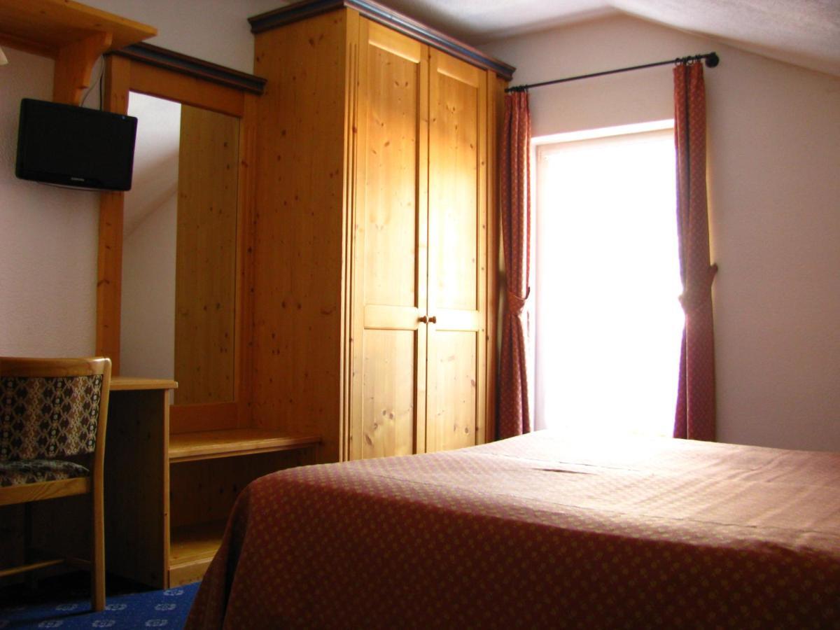 Hotel Nes Crepes Поцца-ди-Фасса Номер фото